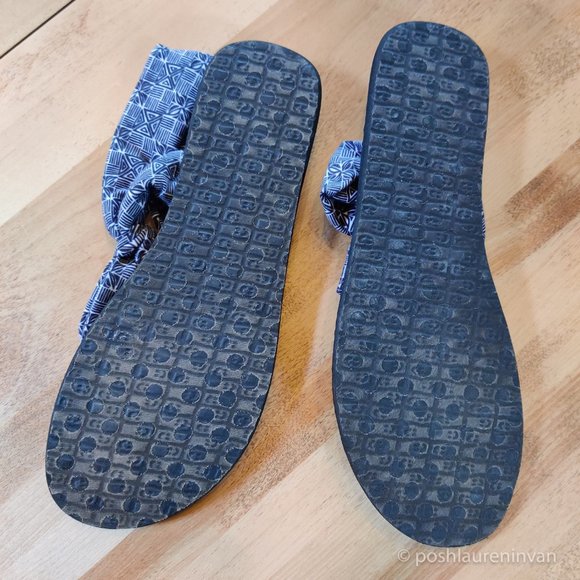Sanuk Yoga Sling 2 Sandals – Blue / White Pattern – US 9 - Picture 5 of 8